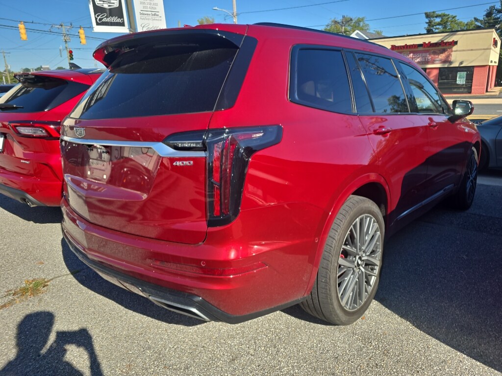 2023 Cadillac XT6 Sport photo 3