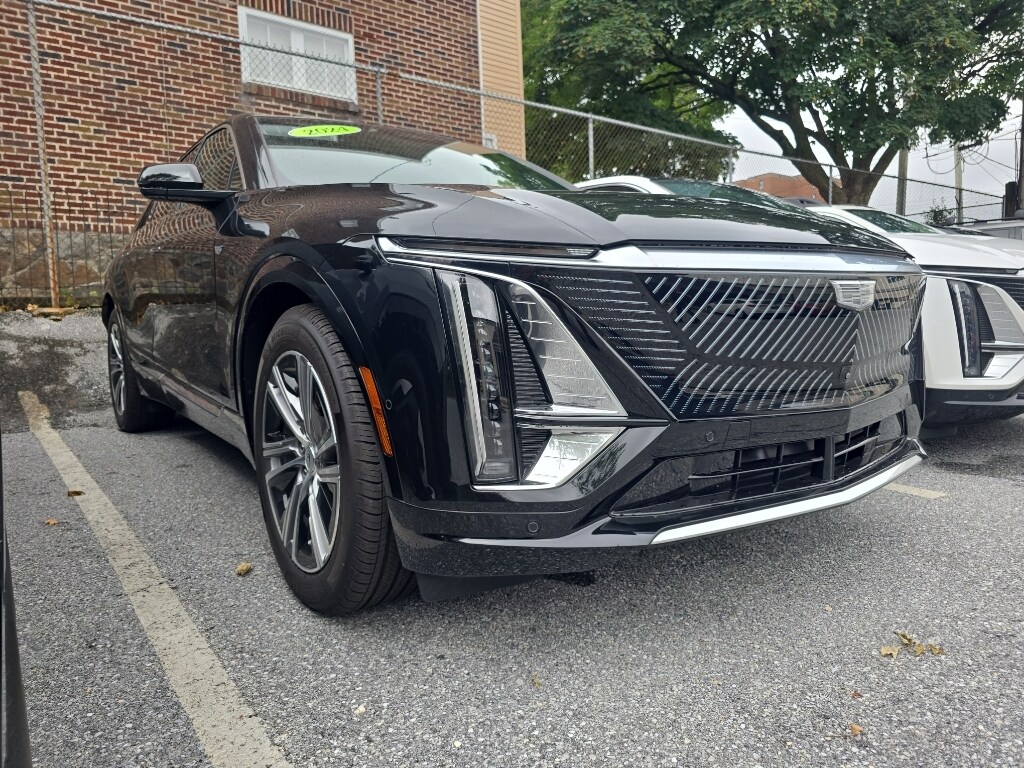 Used 2024 CADILLAC LYRIQ Luxury SUV