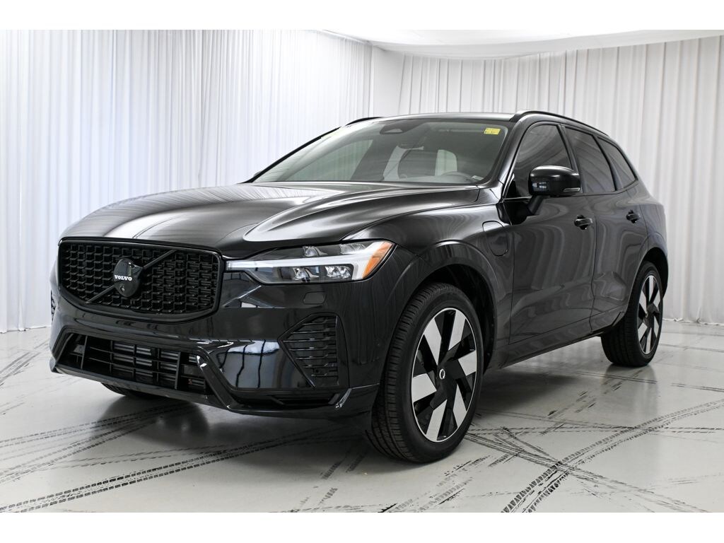 Used 2025 Volvo XC60 plug-in hybrid T8 Plus SUV