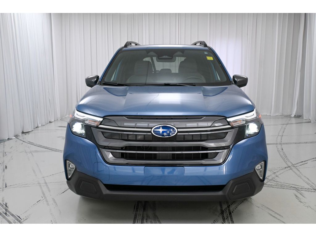 2025 Subaru Forester Premium photo 3