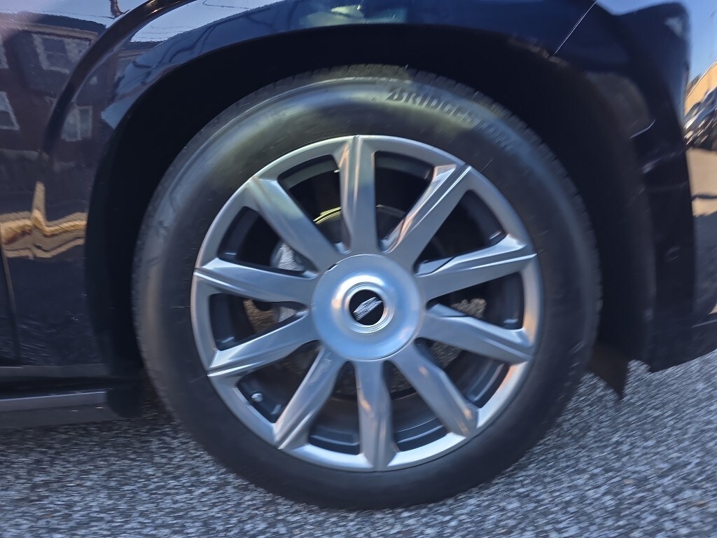 2022 Cadillac Escalade ESV Premium Luxury Platinum photo 2