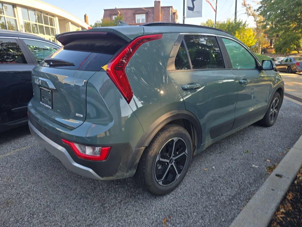 2025 Kia Niro EX photo 3