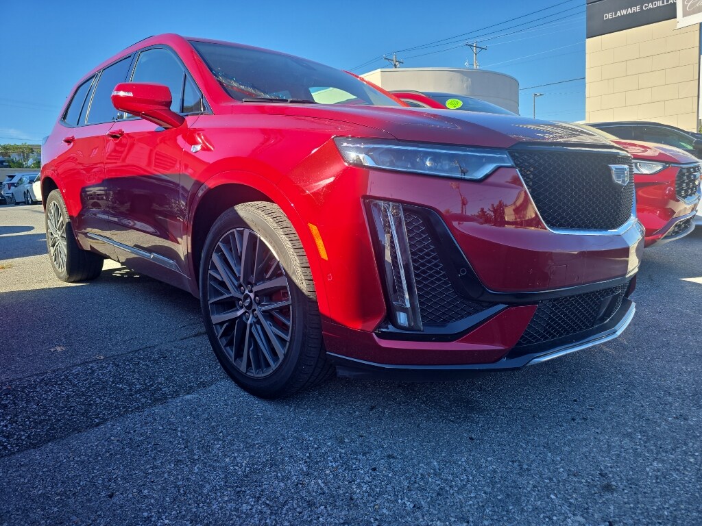2023 Cadillac XT6 Sport photo 2