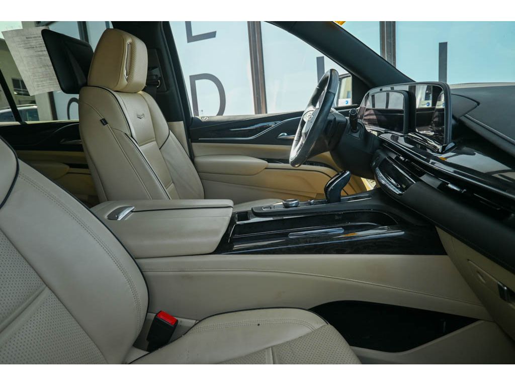 2021 Cadillac Escalade Premium Luxury photo 4