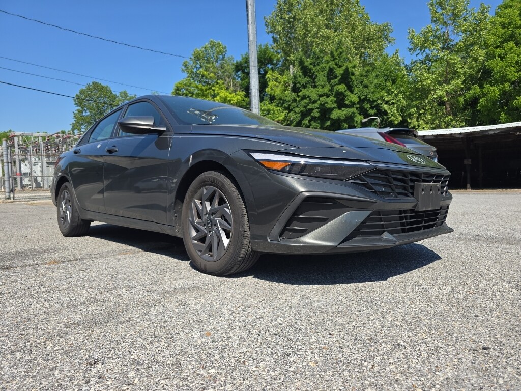 Used 2024 Hyundai Elantra Hybrid Blue Sedan