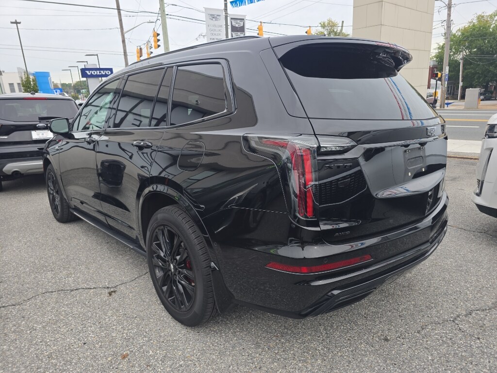 2022 Cadillac XT6 Sport photo 3