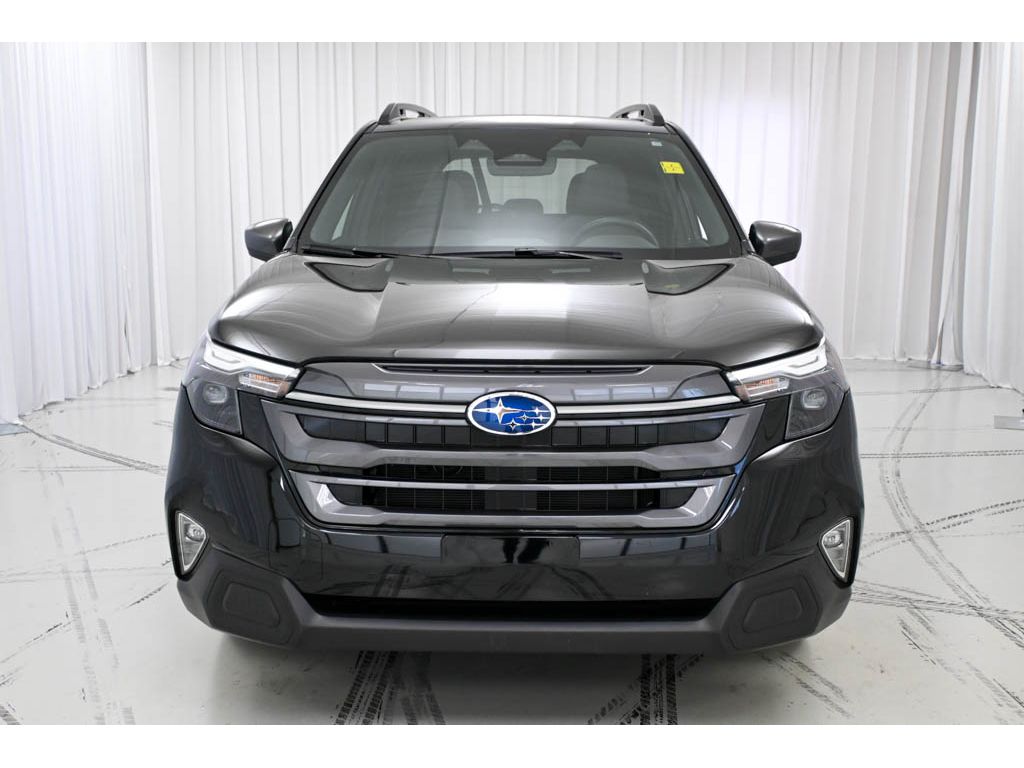 2025 Subaru Forester Premium photo 3