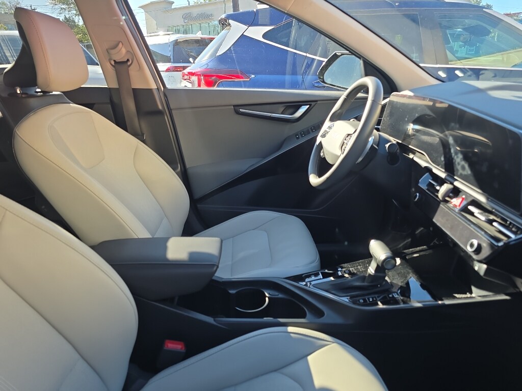 2023 Kia Niro EX Touring photo 2