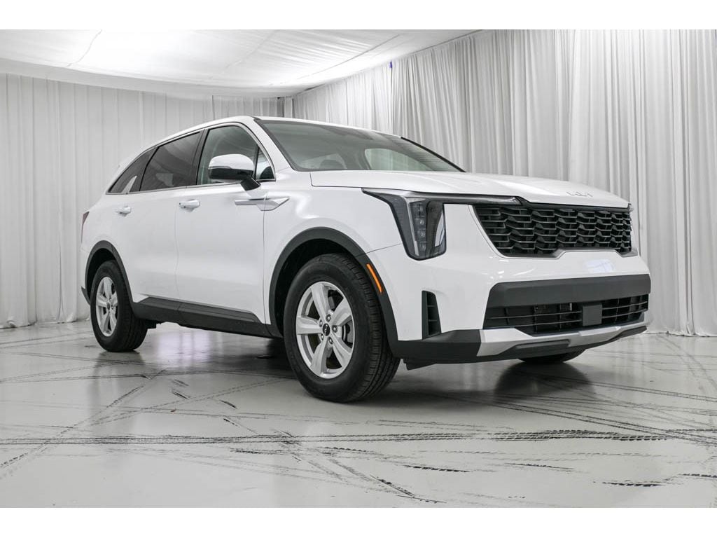 Used 2025 Kia Sorento LX SUV