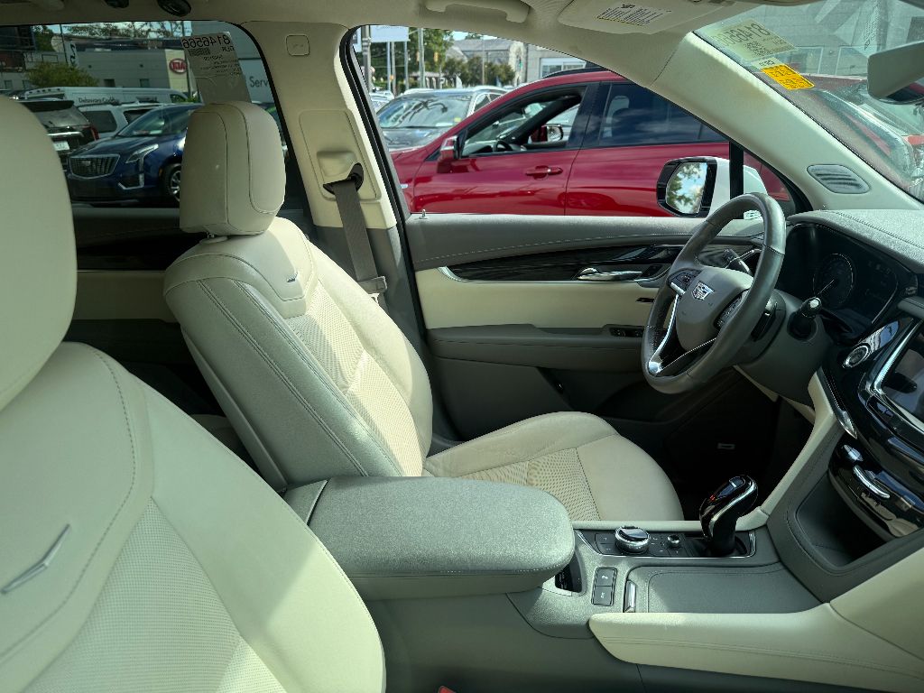 2022 Cadillac XT6 Premium Luxury photo 4