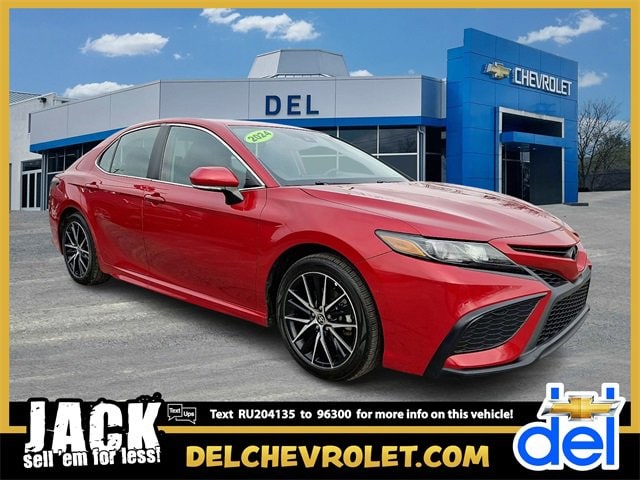 2024 Toyota Camry SE's photo