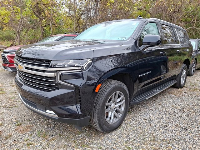 2023 Chevrolet Suburban LT photo 3