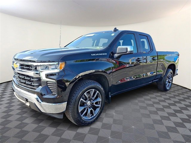 2022 Chevrolet Silverado 1500 LT photo 2