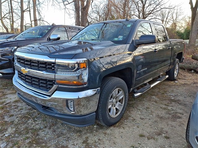 2017 Chevrolet Silverado 1500 LT photo 3