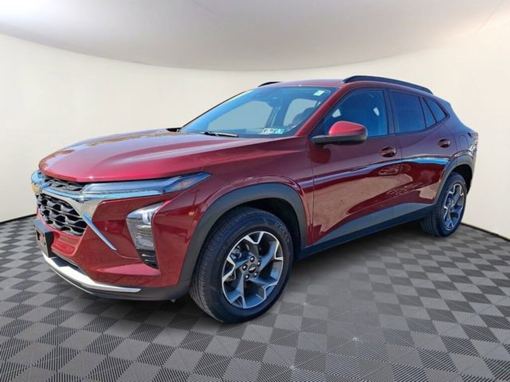 Used 2025 Chevrolet Trax LT SUV
