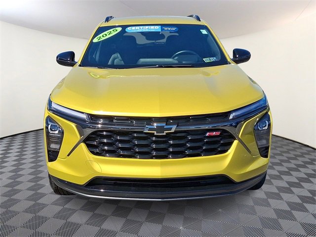 2025 Chevrolet Trax photo 2