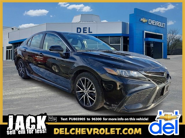 2023 Toyota Camry SE's photo