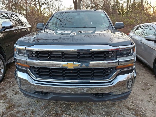 2017 Chevrolet Silverado 1500 LT photo 2