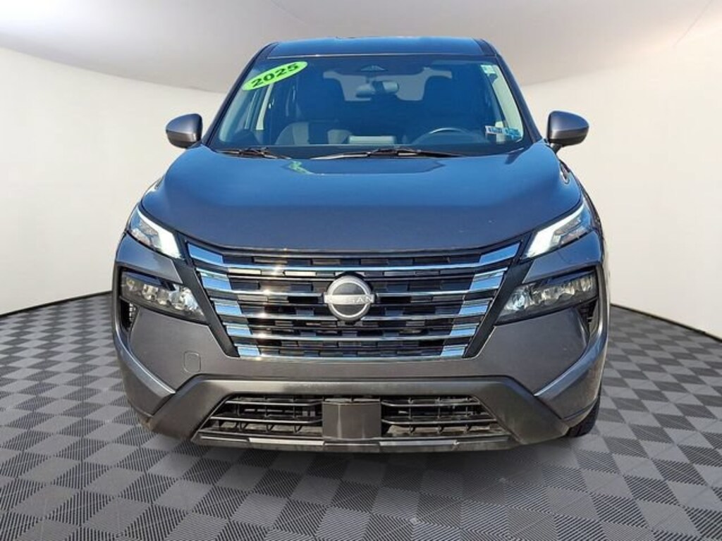 Used 2025 Nissan Rogue SV