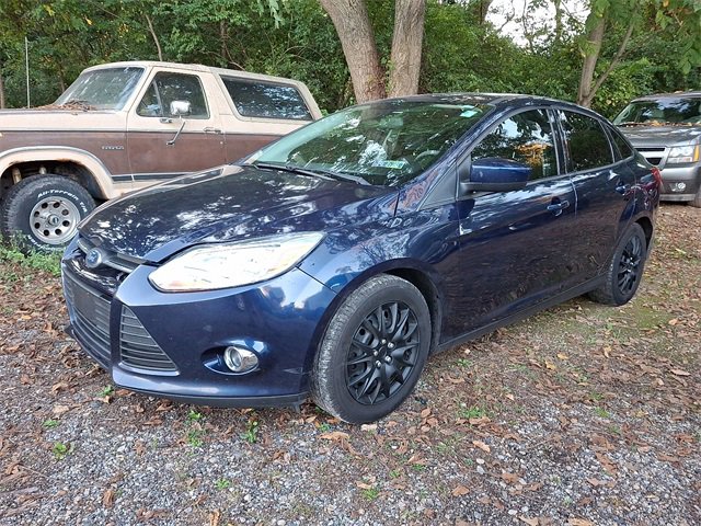 2012 Ford Focus SE photo 2
