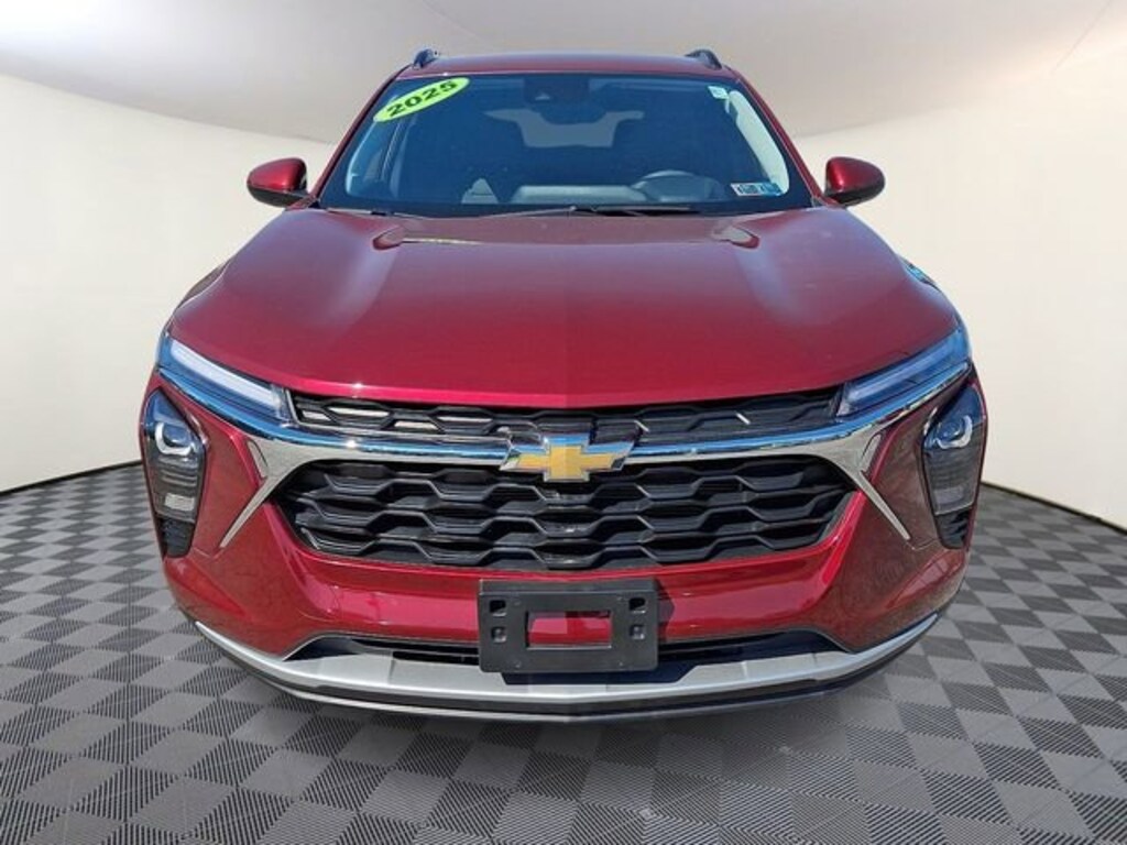 Used 2025 Chevrolet Trax LT SUV