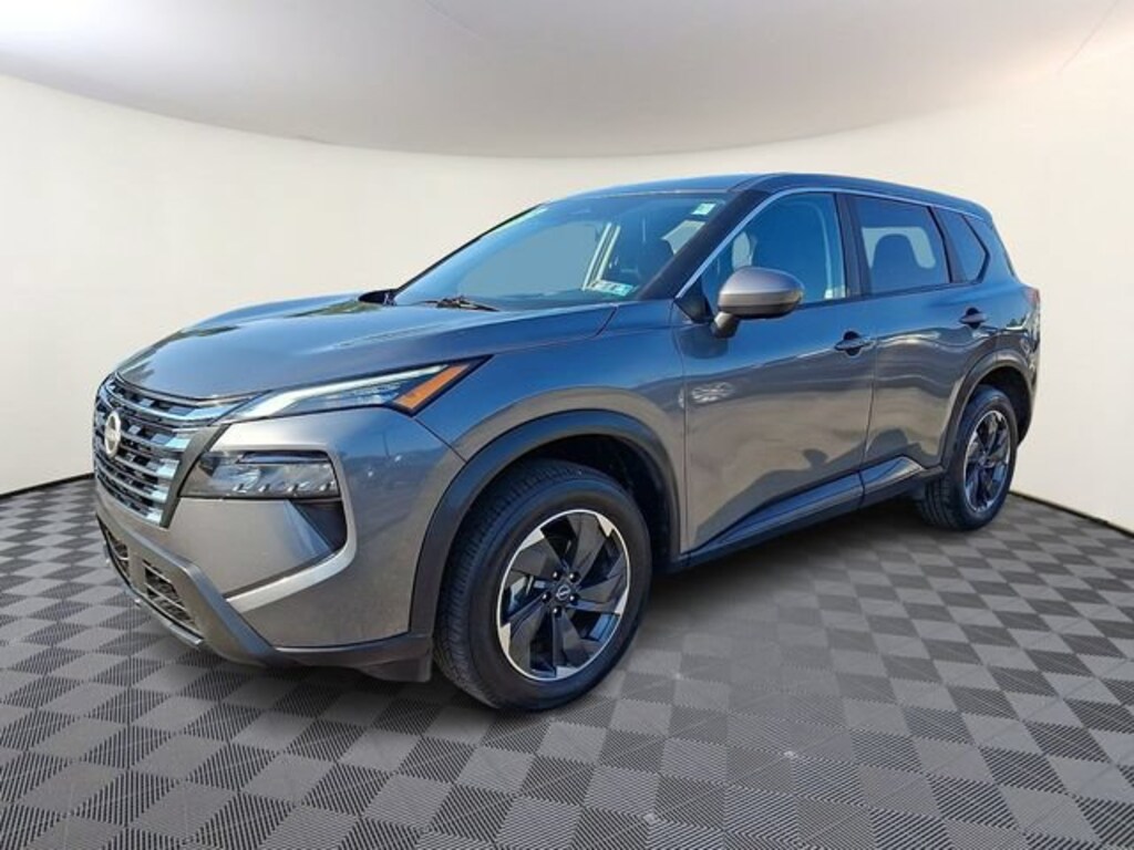 Used 2025 Nissan Rogue SV