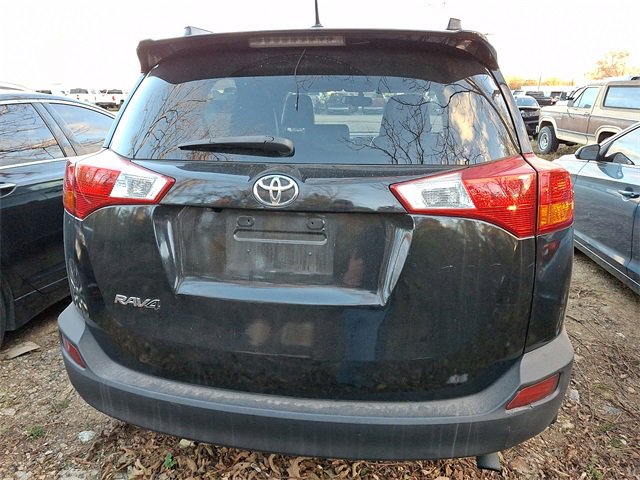 2015 Toyota RAV4 XLE photo 4