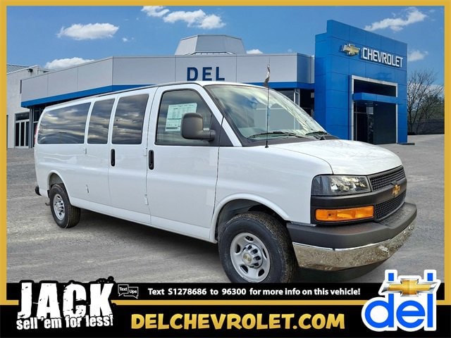 2025 Chevrolet Express Passenger LS's photo