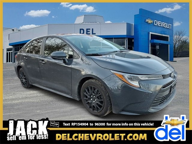 2024 Toyota Corolla LE's photo