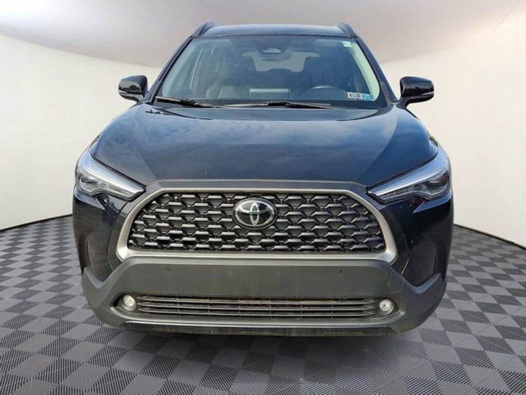 Used 2025 Toyota Corolla Cross XLE