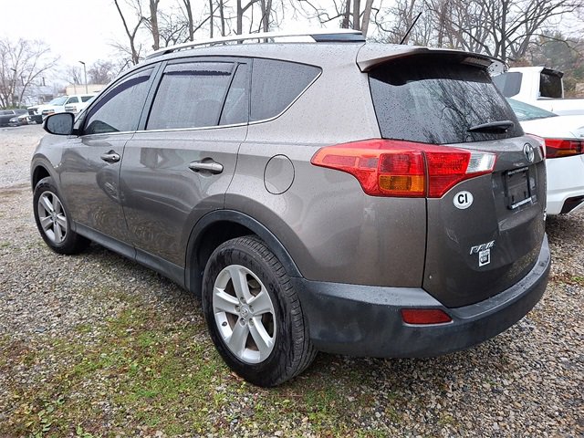 2013 Toyota RAV4 XLE photo 4