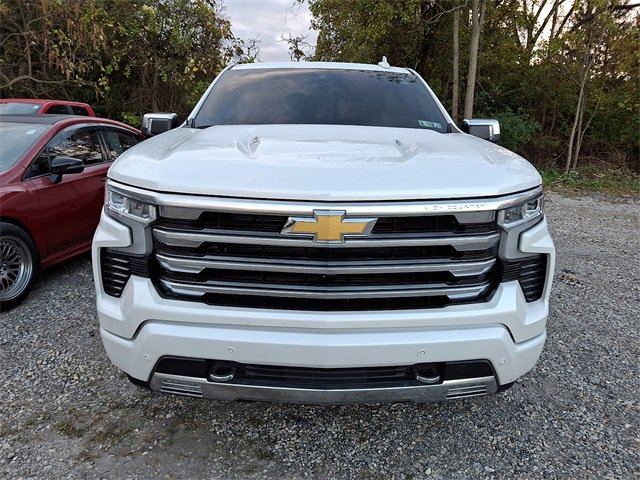 2024 Chevrolet Silverado 1500 High Country photo 2