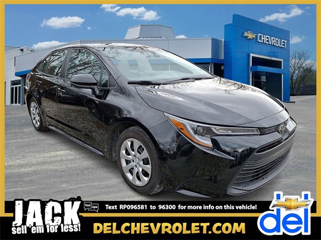 2024 Toyota Corolla LE's photo