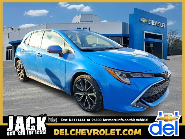 2022 Toyota Corolla Hatchback XSE's photo