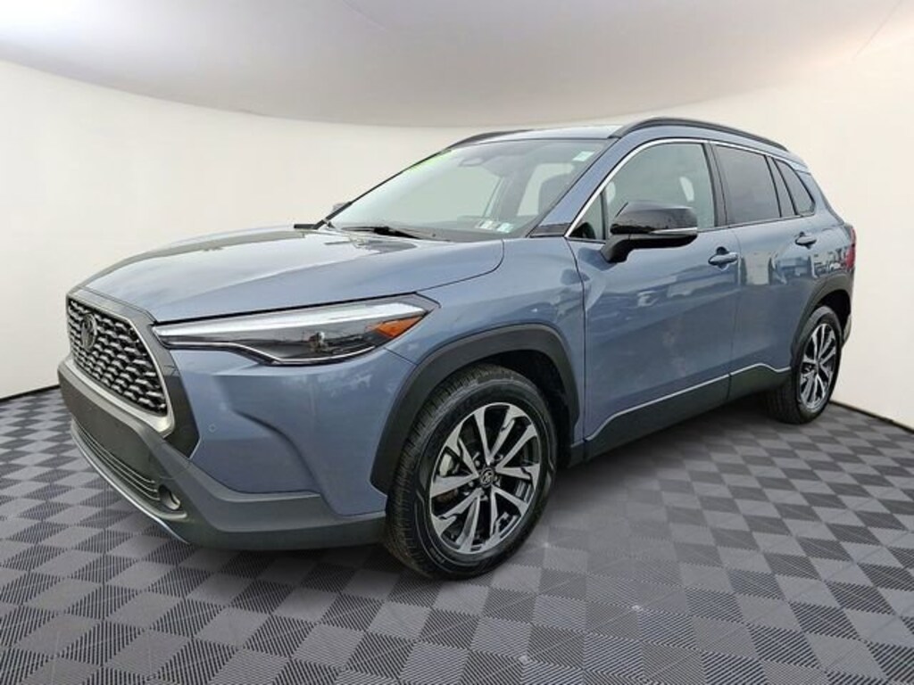 Used 2025 Toyota Corolla Cross XLE