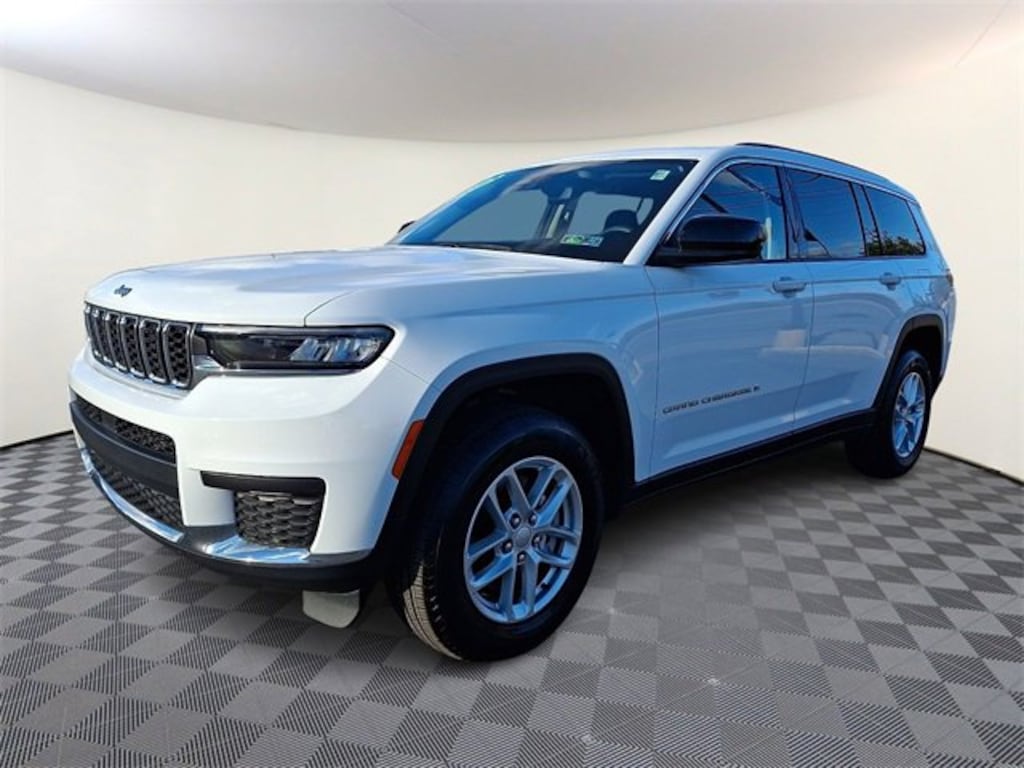 Used 2023 Jeep Grand Cherokee L Laredo