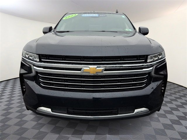 2023 Chevrolet Suburban LT photo 2
