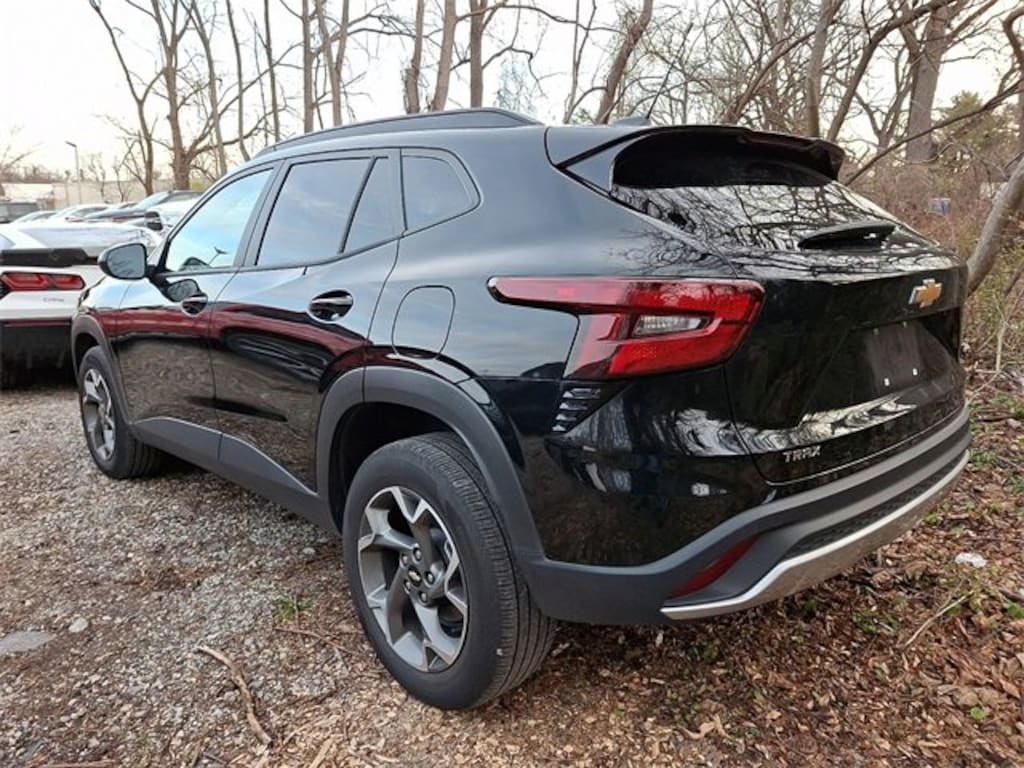 Certified 2025 Chevrolet Trax LT SUV