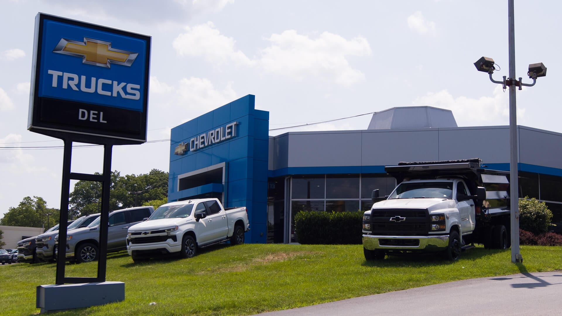 New Chevrolet and Used Car Dealer Serving Paoli Del Chevrolet Near