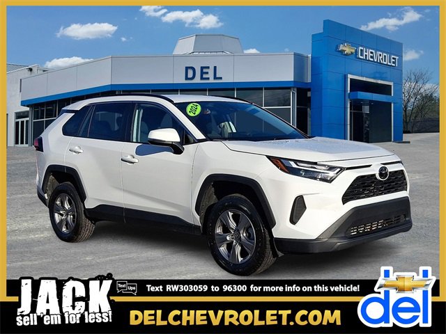 2024 Toyota RAV4 XLE's photo