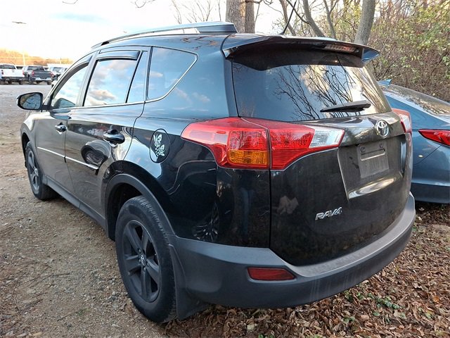 2015 Toyota RAV4 XLE photo 3