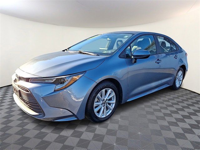 2024 Toyota Corolla LE photo 3