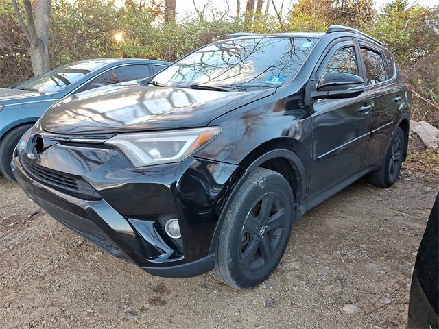 2015 Toyota RAV4 XLE photo 2