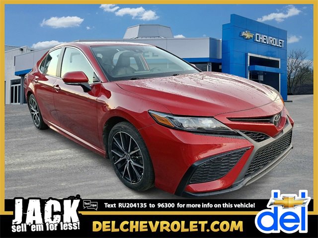 2024 Toyota Camry SE's photo