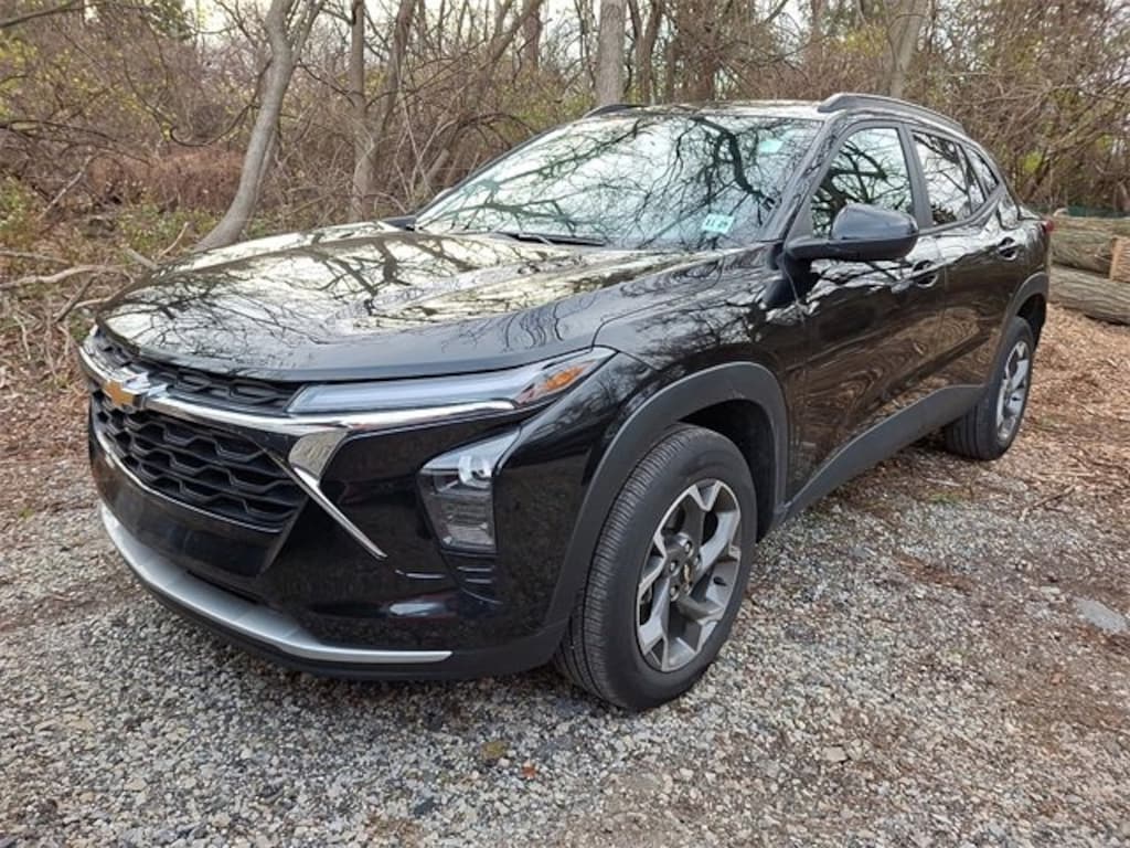 Certified 2025 Chevrolet Trax LT SUV