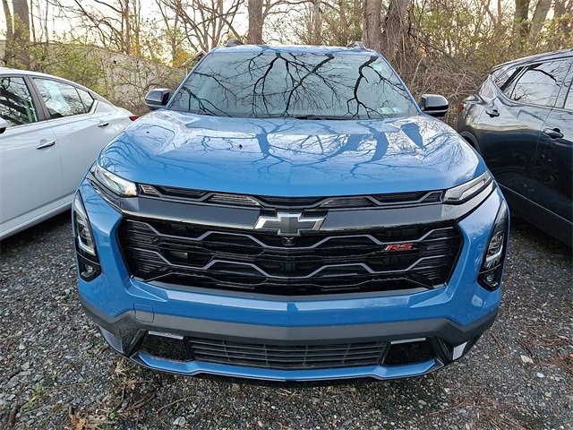 2025 Chevrolet Equinox RS photo 2