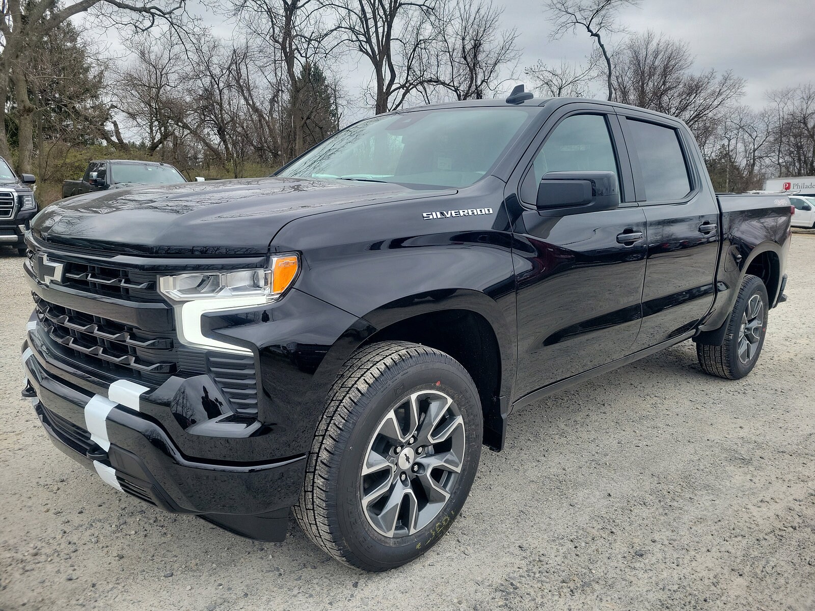 2023 Chevrolet Silverado 1500 RST photo 2