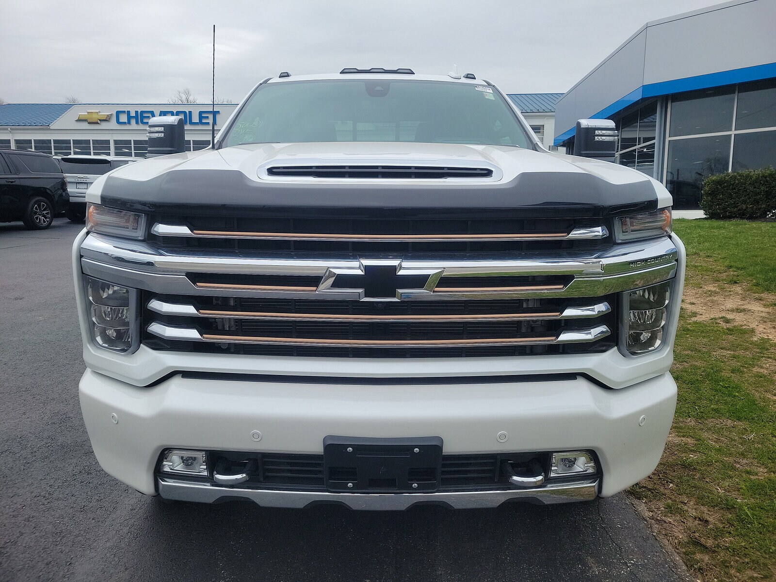 2022 Chevrolet Silverado 3500HD High Country photo 2