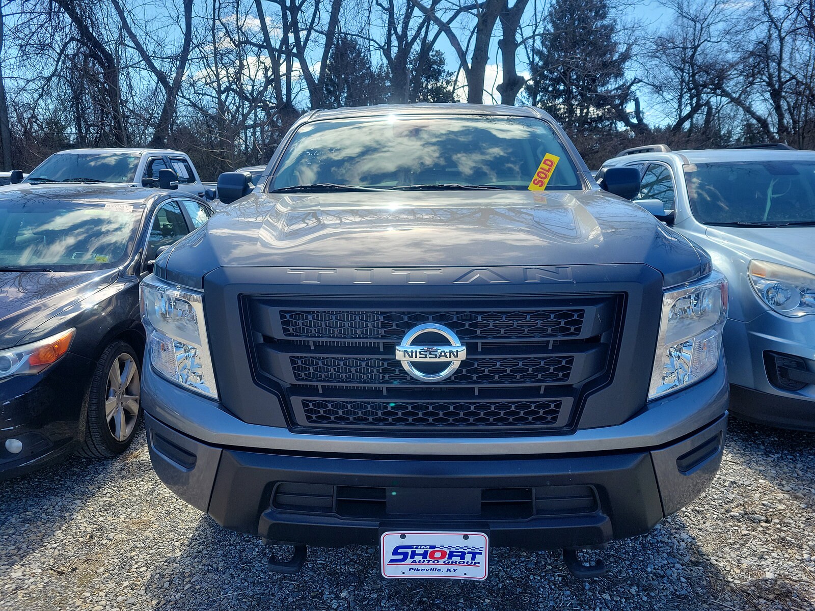 2022 Nissan Titan S photo 2