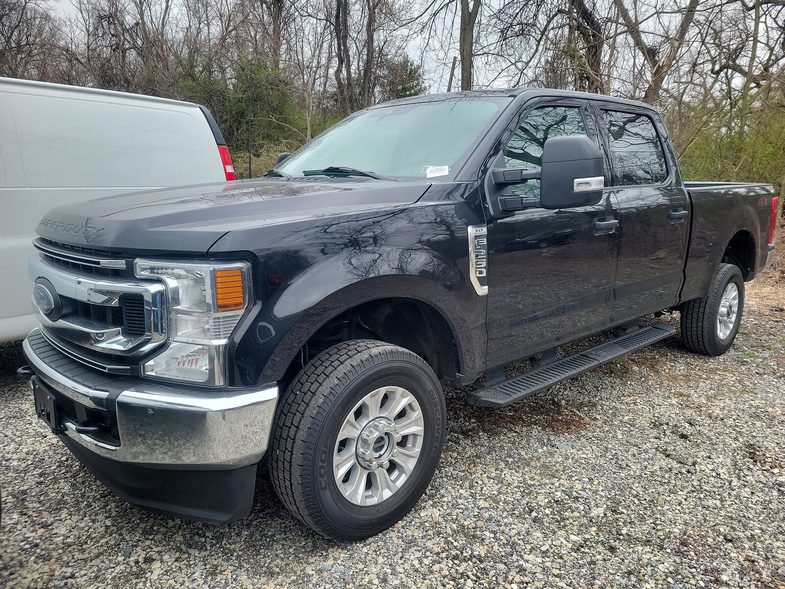 2021 Ford F-250 XLT photo 2